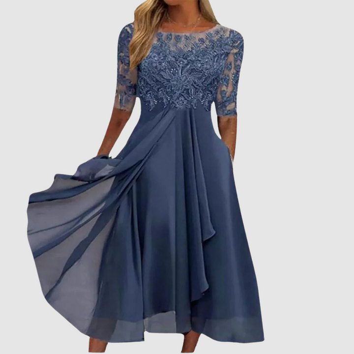 Leontýna - Robe en dentelle élégante