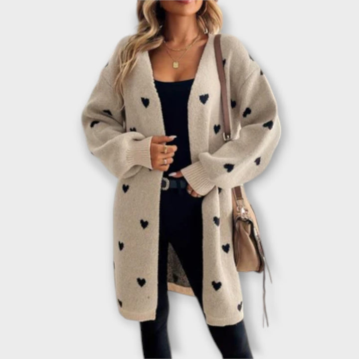 Julie - Cardigan beige avec motif en cœur