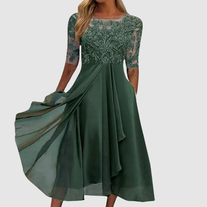 Leontýna - Robe en dentelle élégante