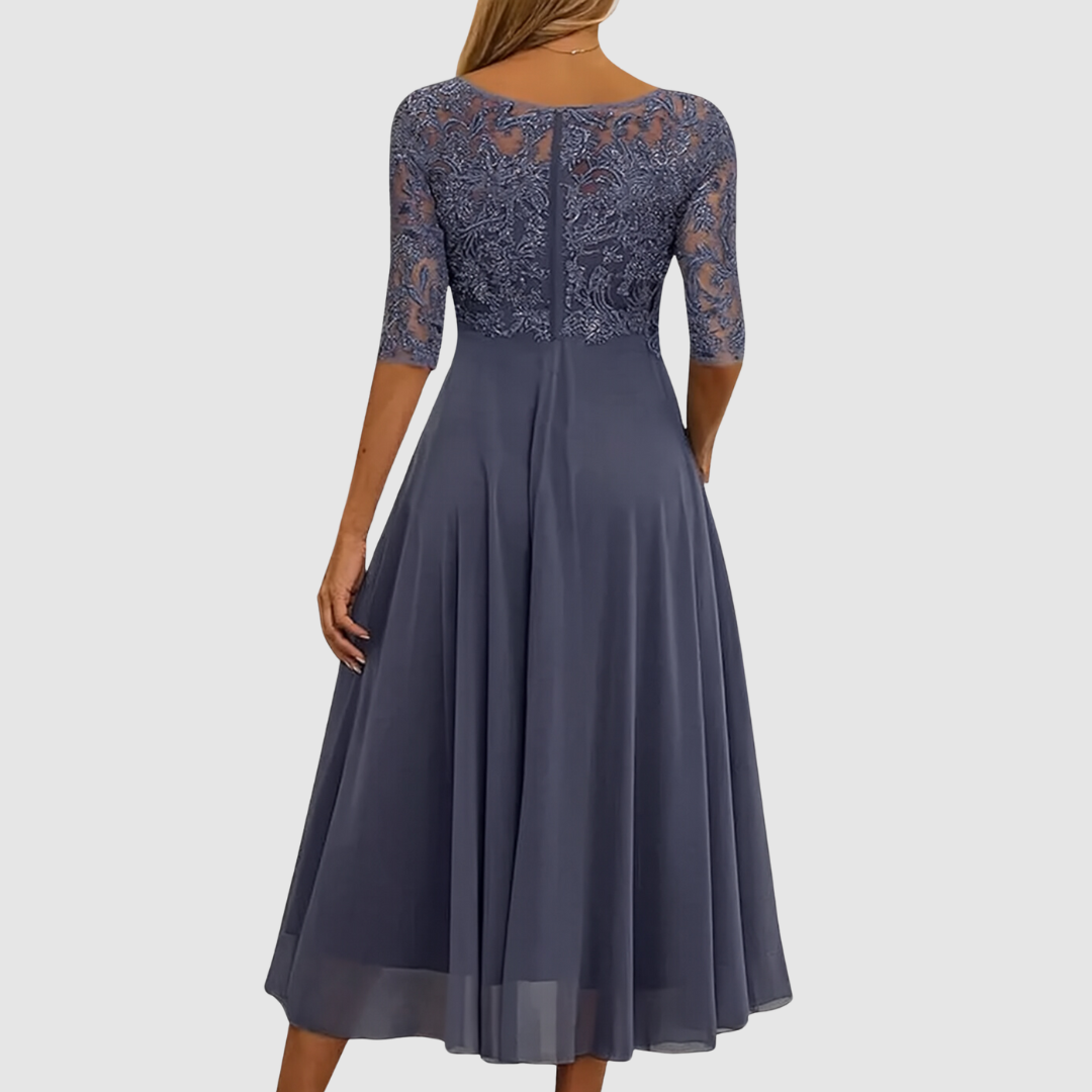 Leontýna - Robe en dentelle élégante
