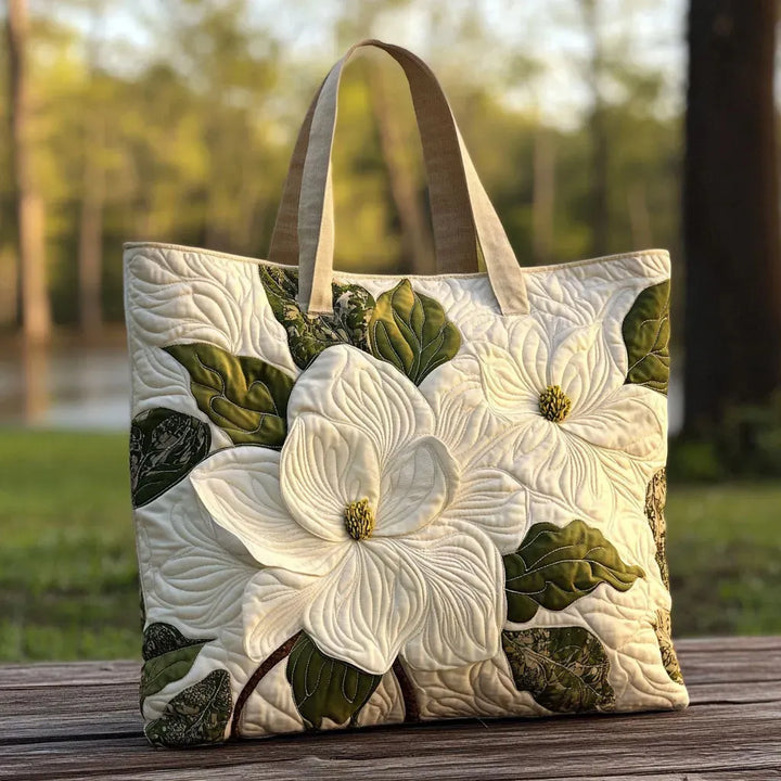 Sac Tote Artisanal Matelassé - Élégante Fleur de Lys Blanche