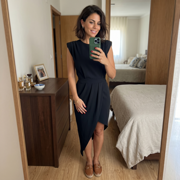 Maja - Robe Asymétrique avec Épaules Structurées