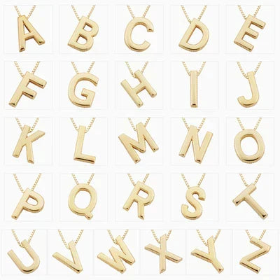 Collier initial en lettres d'amour