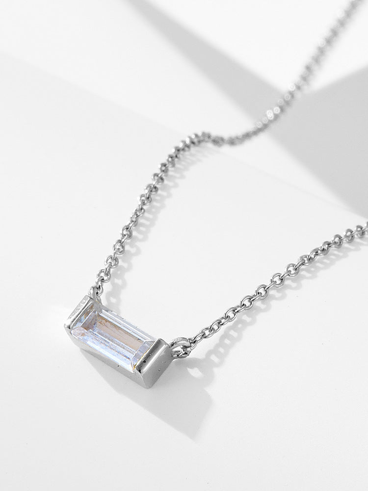 Livia – Collier en argent avec petit pendentif