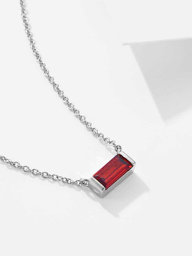 Livia – Collier en argent avec petit pendentif