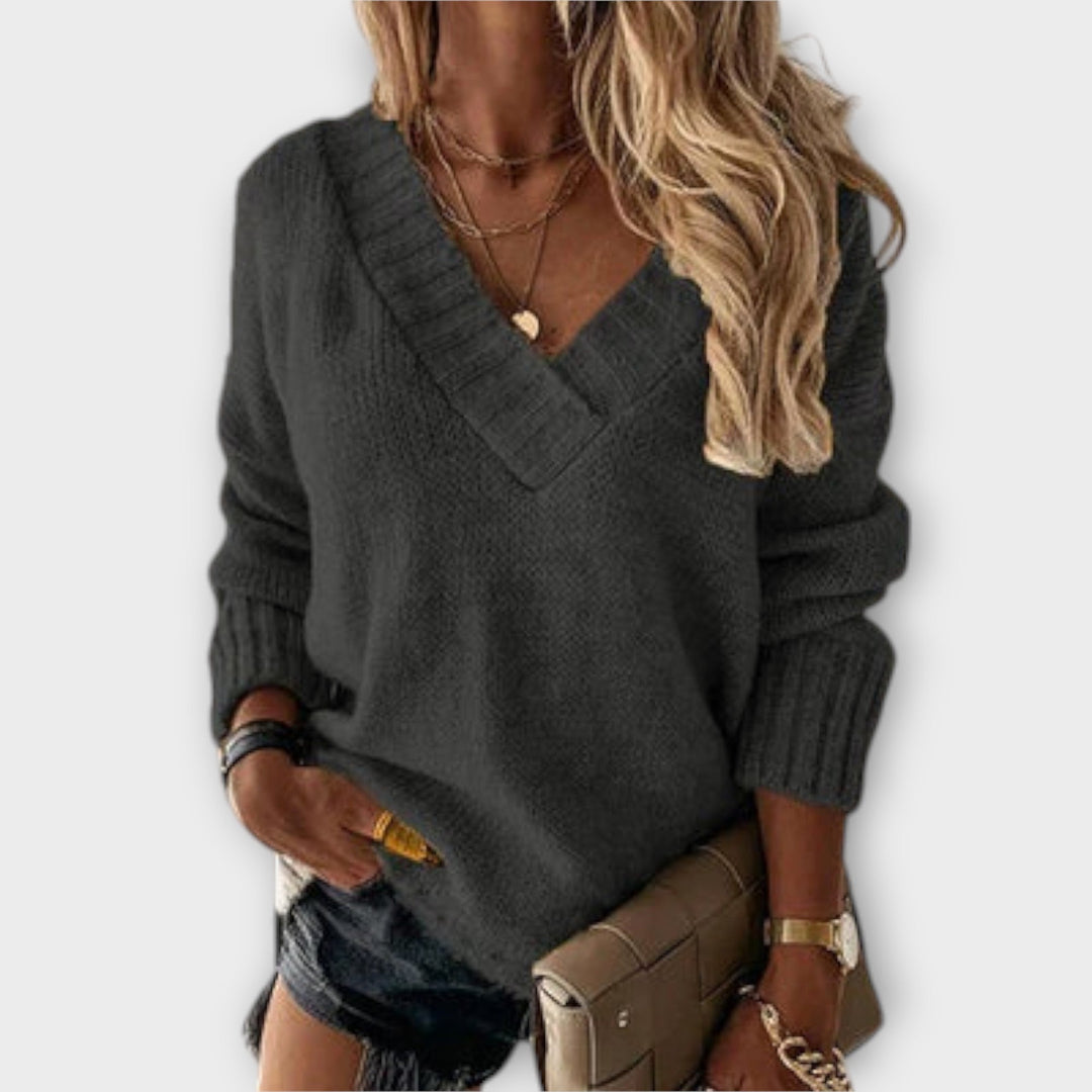 Jeanne - Pull noir douillet avec décolleté en V
