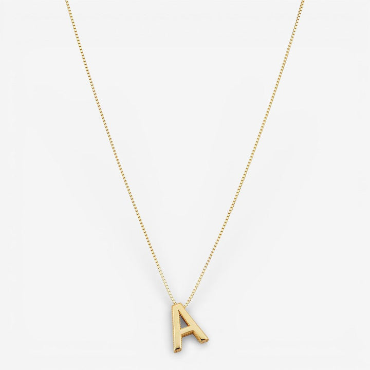 Collier initial en lettres d'amour